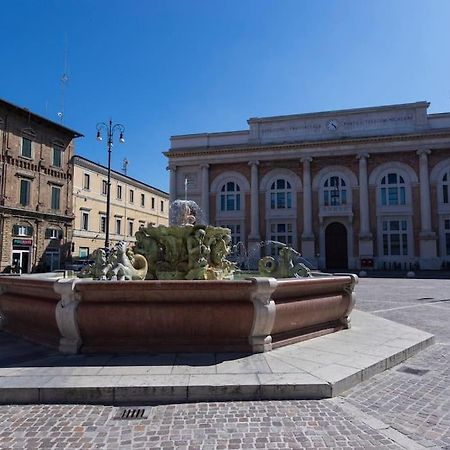 Rossini Home Pesaro Vicino Al Teatro Rossini By Yohome Εξωτερικό φωτογραφία